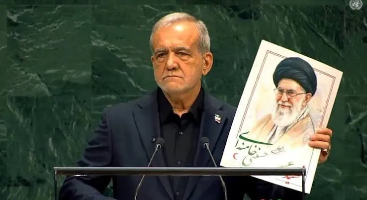 برای دفاع از کشورمان از هیچ‌کسی اجازه نمی‌گیریم/ بمب اتم در اسرائیل است، اما بازرسان در ایران هستند